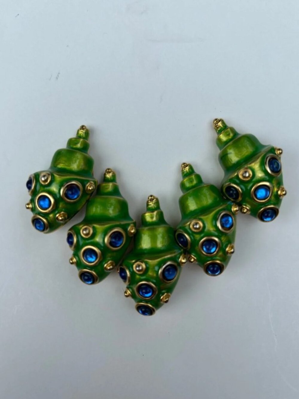 Buttons set of 5 cute green enamel sea shells with blue crystals